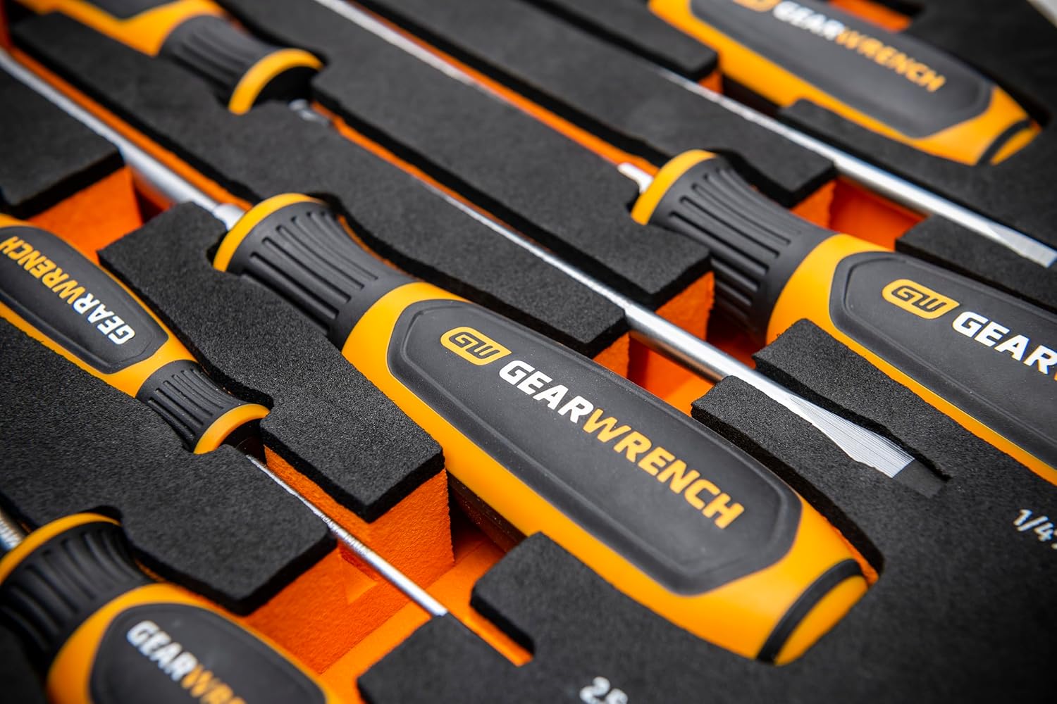GEARWRENCH 9 Piece Slotted Dual Material Screwdriver Set in Foam Storage Tray - GWMSSCRSL image 5